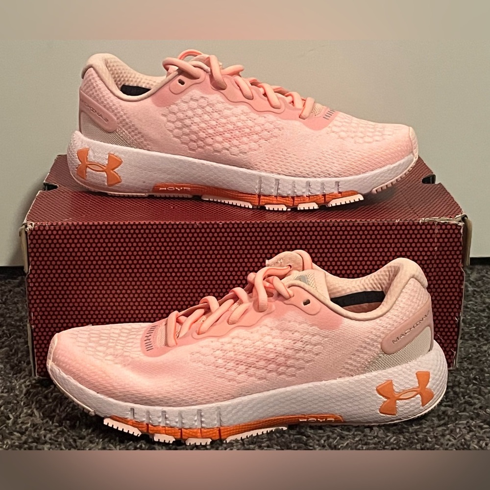 Under Armour Women's HOVR Machina 2  Pink and Orange Athletic Shoes size 6.5 new